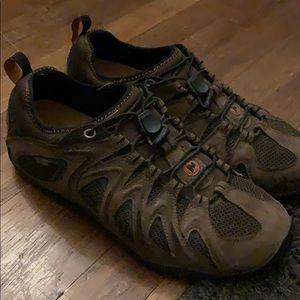 Merrill hiking shoe
